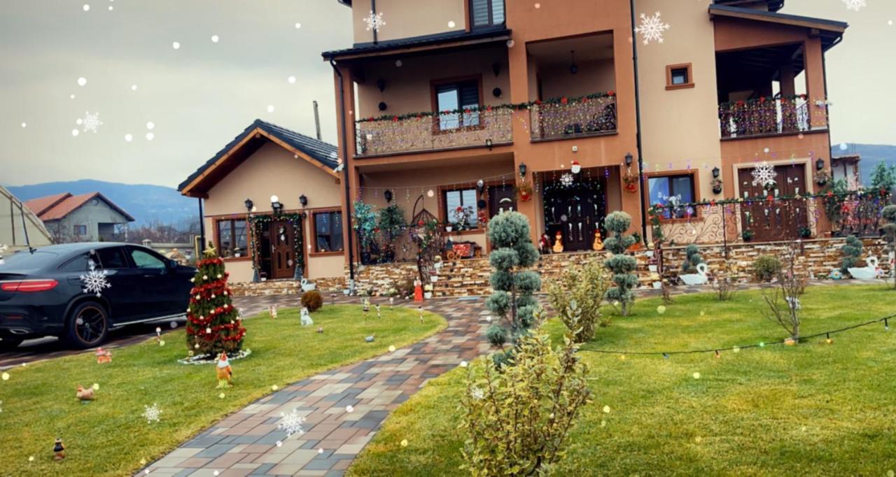 Casa Erk Acomodação com café da manhã Călimăneşti Exterior foto