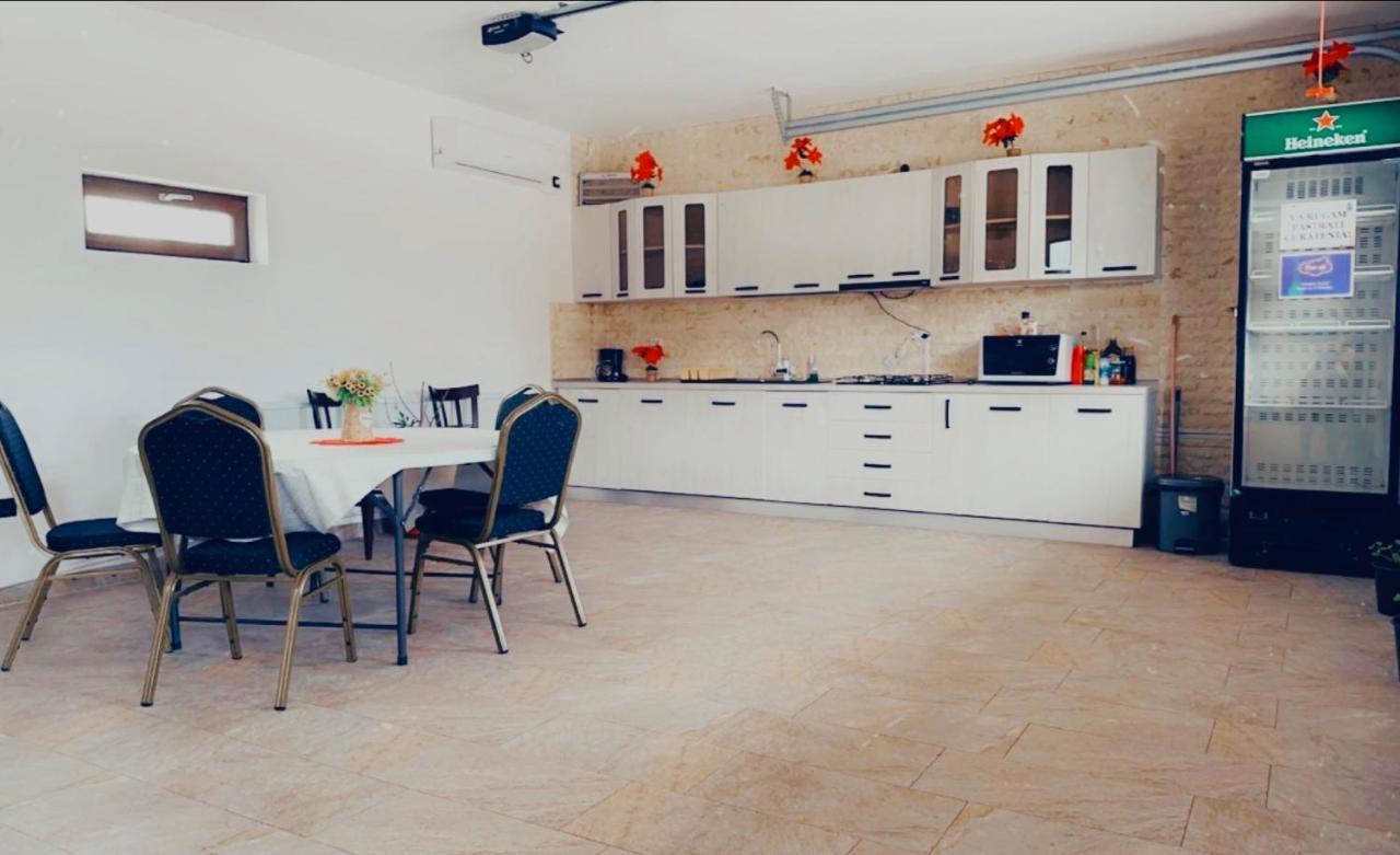 Casa Erk Acomodação com café da manhã Călimăneşti Exterior foto