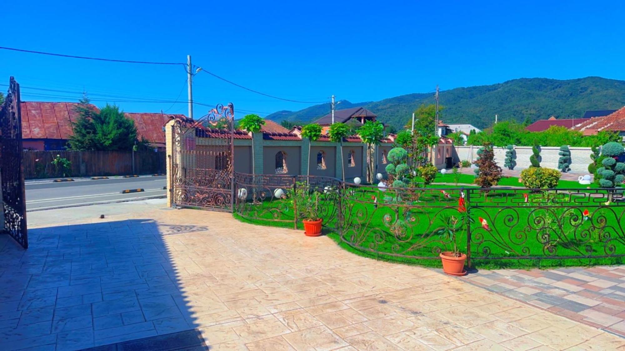 Casa Erk Acomodação com café da manhã Călimăneşti Exterior foto