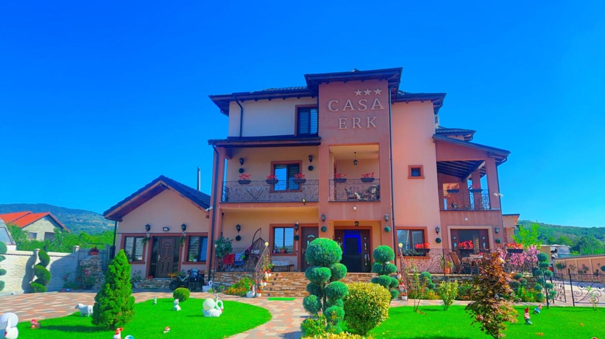 Casa Erk Acomodação com café da manhã Călimăneşti Exterior foto
